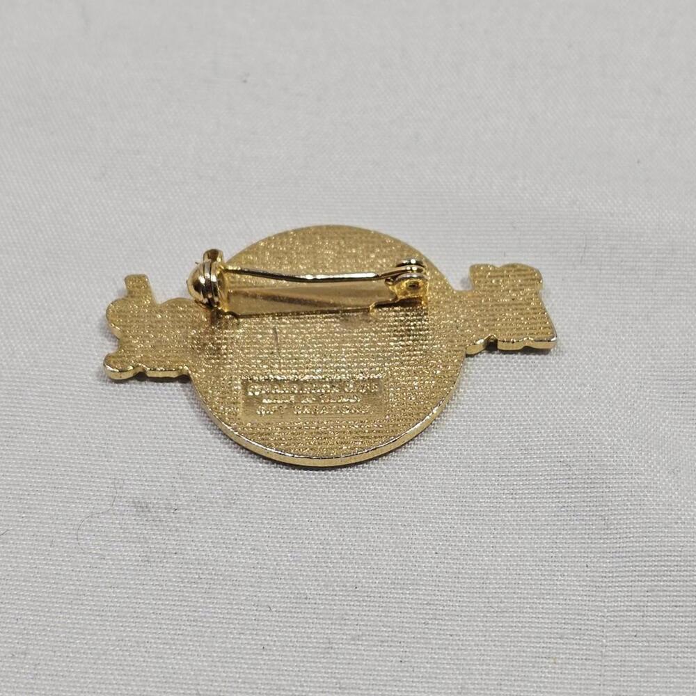 Vintage Hard Rock Cafe Hat Lapel Pin Classic Logo Staff Orange - No Location - Picture 3 of 3